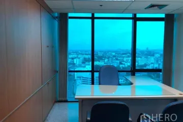 Office for rent in Huai Khwang, Bangkok near MRT Phra Ram 9