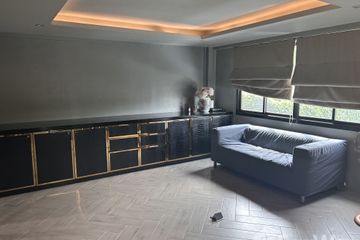 Commercial for rent in Khlong Tan Nuea, Bangkok