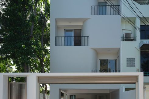 2 Bedroom House for sale in Chom Phon, Bangkok near MRT Lat Phrao