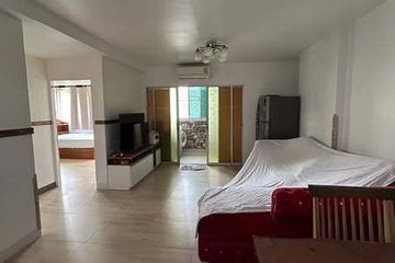 2 Bedroom Condo for sale in Huai Khwang, Bangkok near MRT Huai Khwang