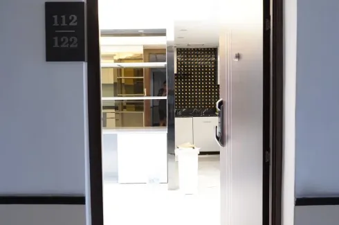 2 Bedroom Condo for sale in Vivid Tower, Suan Luang, Bangkok near MRT Ratchadaphisek