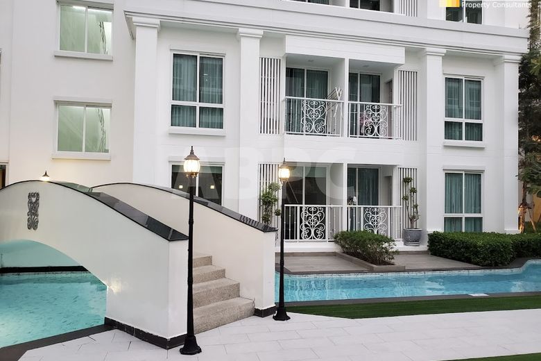 1 Bedroom Condo