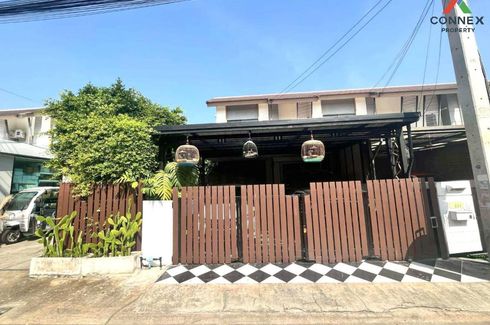 3 Bedroom Townhouse for sale in Khlong Sam, Pathum Thani