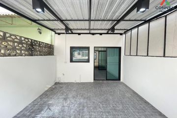3 Bedroom Townhouse for sale in Lalliville House, Khu Khot, Pathum Thani