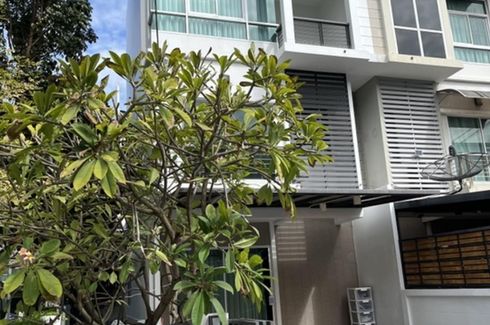 3 Bedroom Townhouse for rent in The Metro Rama 9, Prawet, Bangkok