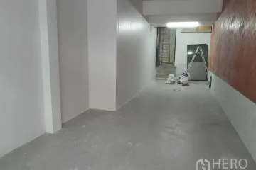 Commercial for rent in Phra Khanong Nuea, Bangkok