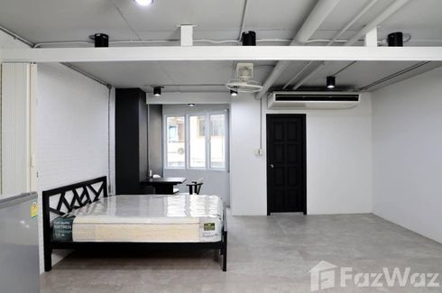 1 Bedroom Condo for sale in 15 Suite, Khlong Toei Nuea, Bangkok near Airport Rail Link Makkasan