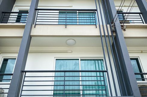 3 Bedroom Townhouse for sale in Baan Klang Muang Sukhumvit 77, Suan Luang, Bangkok near BTS On Nut