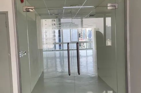 Office for rent in Home Place Office Building, Khlong Tan Nuea, Bangkok near BTS Phrom Phong