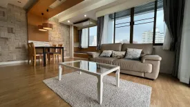 2 Bedroom Condo for rent in Acadamia Grand Tower, Khlong Tan Nuea, Bangkok near BTS Phrom Phong