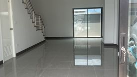 4 Bedroom Townhouse for sale in Dokmai, Bangkok