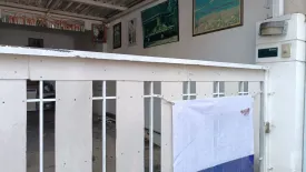 3 Bedroom Townhouse for sale in Baan Pruksa 51 Chalongkrung, Lam Pla Thio, Bangkok