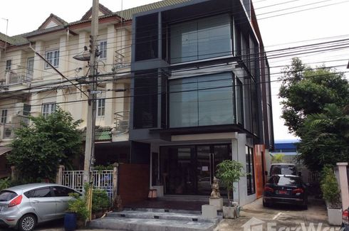 4 Bedroom Townhouse for sale in Ruenruedee Village, Min Buri, Bangkok near MRT Kheha Ramkhamhaeng