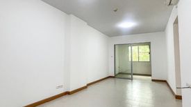 2 Bedroom Condo for sale in Huai Khwang, Bangkok near MRT Huai Khwang