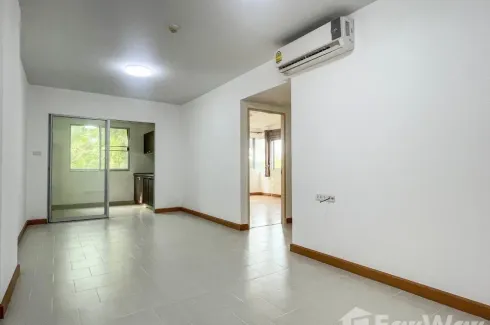 2 Bedroom Condo for sale in Huai Khwang, Bangkok near MRT Huai Khwang