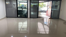 3 Bedroom Townhouse for rent in Khlong Toei, Bangkok