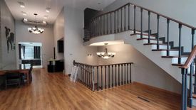 3 Bedroom Townhouse for rent in Baan Klang Krung Sathon-Narathiwas, Chong Nonsi, Bangkok