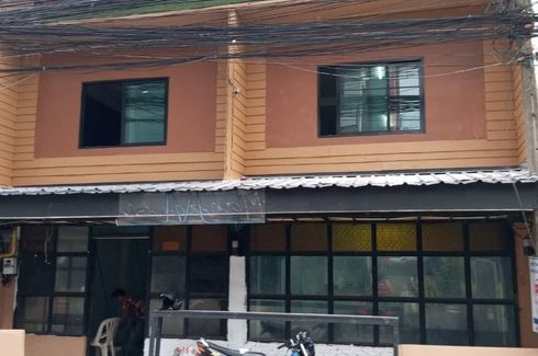 3 Bedroom Commercial for rent in Din Daeng, Bangkok near MRT Huai Khwang