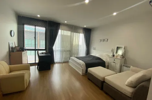 3 Bedroom Townhouse for sale in Baan Klang Muang Rama 9 - Krungthep Kreetha, Saphan Sung, Bangkok