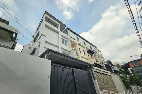 4 Bedroom Townhouse for rent in Sam Sen Nok, Bangkok near MRT Phawana