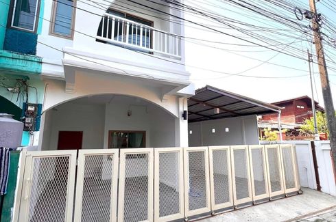 2 Bedroom Townhouse for sale in Wat Ket, Chiang Mai