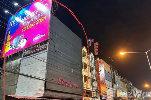 6 Bedroom Townhouse for sale in Chang Phueak, Chiang Mai