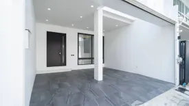 4 Bedroom House for sale in Khlong Toei Nuea, Bangkok near Airport Rail Link Makkasan