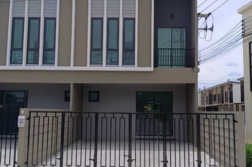 3 Bedroom Townhouse for rent in Puri Wongwaen-Lamlukka, Lat Sawai, Pathum Thani