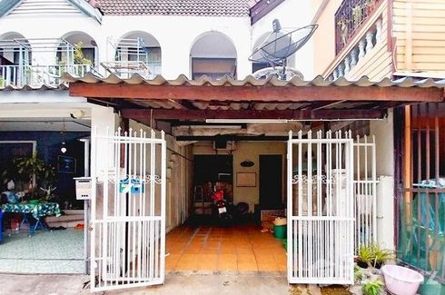 2 Bedroom Townhouse for sale in Baan Rim Nam Lak Hok Village, Lak Hok, Pathum Thani