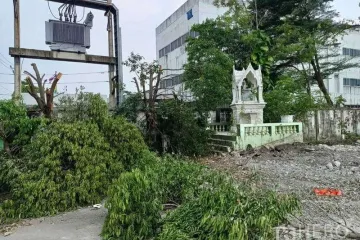 Land for rent in Thap Yao, Bangkok
