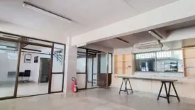 Office for rent in Chan Kasem, Bangkok near MRT Chankasem