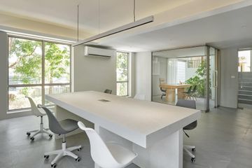2 Bedroom House for rent in Chan Kasem, Bangkok near MRT Chankasem