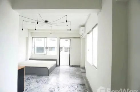 Condo for sale in J.C. Tower, Khlong Tan Nuea, Bangkok near BTS Saphan Kwai