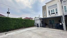 3 Bedroom Townhouse for sale in Lak Song, Bangkok