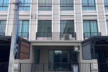 3 Bedroom Townhouse for sale in Lak Song, Bangkok