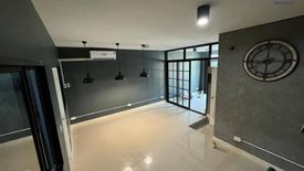 3 Bedroom Townhouse for sale in Bang Pakok, Bangkok