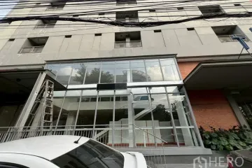 Commercial for rent in Phra Khanong Nuea, Bangkok near BTS Ekkamai