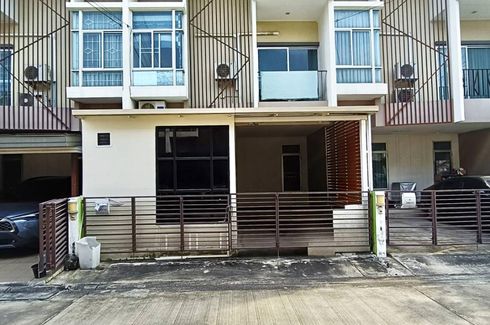 4 Bedroom Townhouse for sale in Khlong Chet, Pathum Thani
