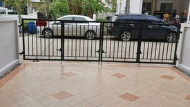 3 Bedroom Townhouse for sale in Phanthai Norasing, Samut Sakhon