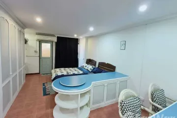 1 Bedroom Condo for rent in Chokchai Ruammit, Chom Phon, Bangkok near MRT Ratchadaphisek