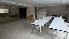 Commercial for rent in 39 Luxury Suite, Khlong Tan Nuea, Bangkok near BTS Phrom Phong