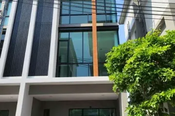 3 Bedroom Office for rent in Nuan Chan, Bangkok