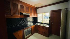 4 Bedroom Townhouse for rent in Baan Klangkrung Thonglor, Khlong Tan Nuea, Bangkok near BTS Thong Lo