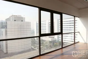 Office for rent in Chan Kasem, Bangkok near MRT Chankasem