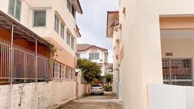 3 Bedroom Townhouse for sale in Prachasuk Lake and Mall Village, Samae Dam, Bangkok