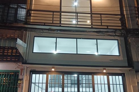 2 Bedroom Townhouse for sale in Din Daeng, Bangkok near MRT Pracha Songkhro