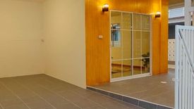 3 Bedroom Townhouse for sale in Khlong Sam, Pathum Thani