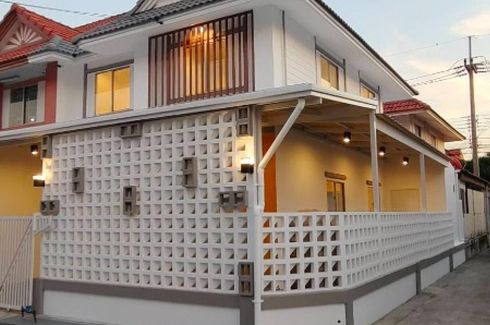 3 Bedroom Townhouse for sale in Khlong Sam, Pathum Thani