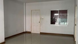 3 Bedroom Townhouse for sale in Nong Mai Daeng, Chonburi