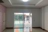 3 Bedroom Townhouse for sale in Nong Mai Daeng, Chonburi